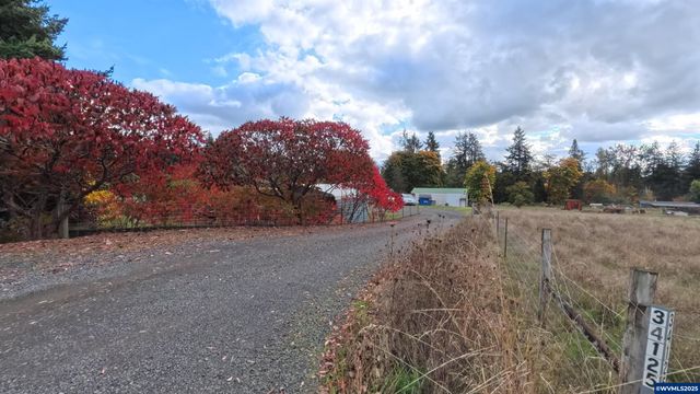 34125 E Lacomb Rd, Lebanon, OR 97355
