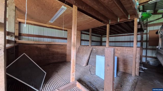 34125 E Lacomb Rd, Lebanon, OR 97355