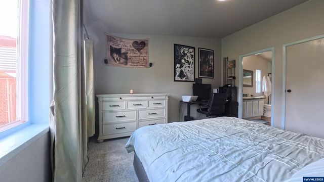 34125 E Lacomb Rd, Lebanon, OR 97355