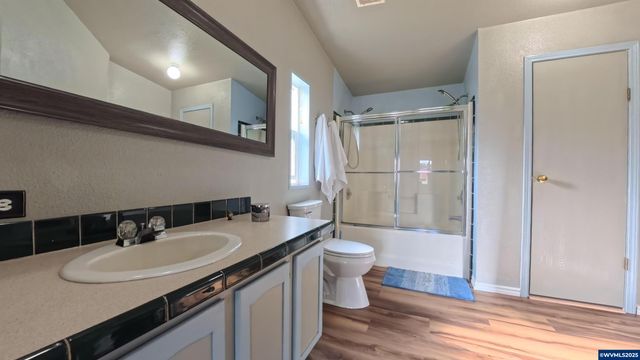 34125 E Lacomb Rd, Lebanon, OR 97355