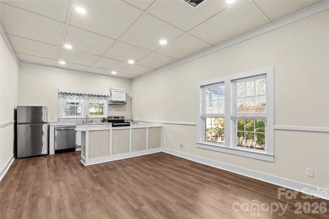209 E Wilson Avenue, Mooresville, NC 28115