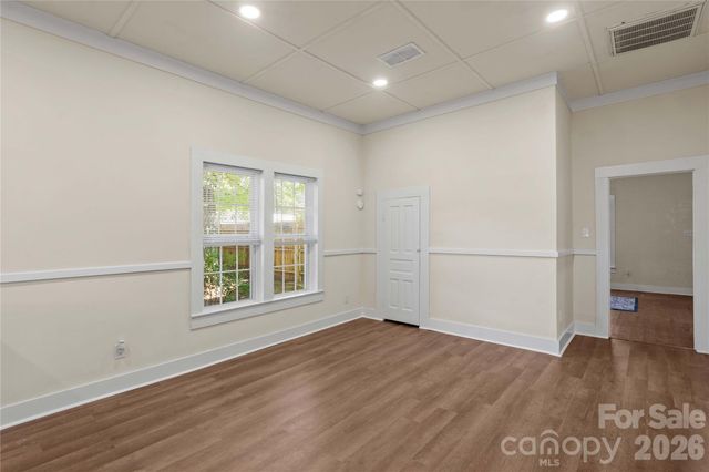 209 E Wilson Avenue, Mooresville, NC 28115
