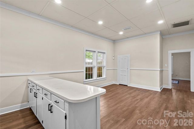 209 E Wilson Avenue, Mooresville, NC 28115