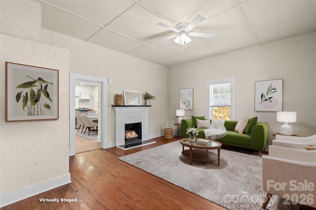 209 E Wilson Avenue, Mooresville, NC 28115