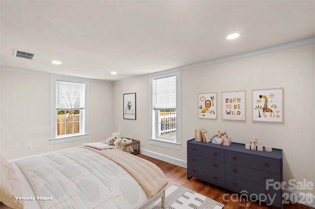 209 E Wilson Avenue, Mooresville, NC 28115