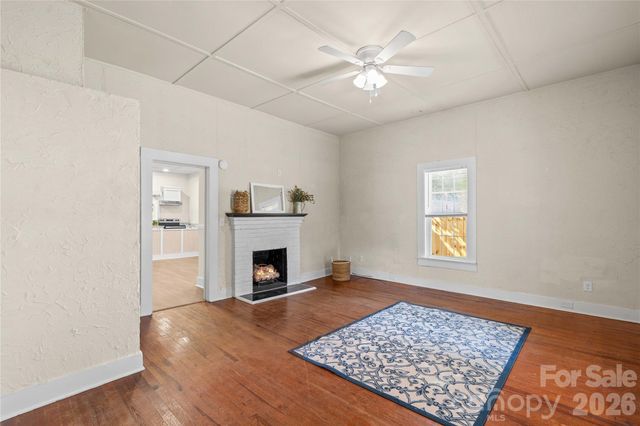 209 E Wilson Avenue, Mooresville, NC 28115