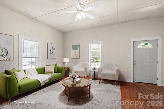 209 E Wilson Avenue, Mooresville, NC 28115