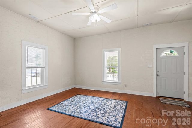 209 E Wilson Avenue, Mooresville, NC 28115