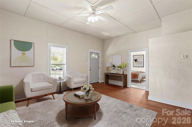 209 E Wilson Avenue, Mooresville, NC 28115