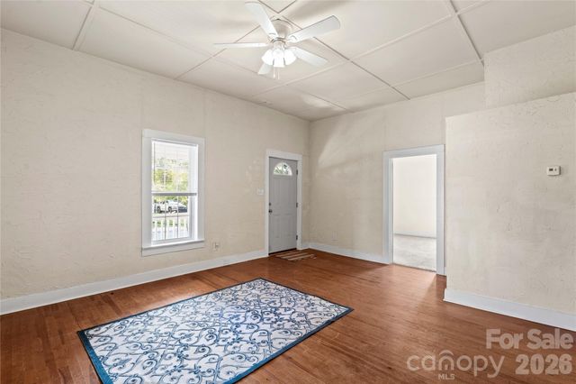209 E Wilson Avenue, Mooresville, NC 28115