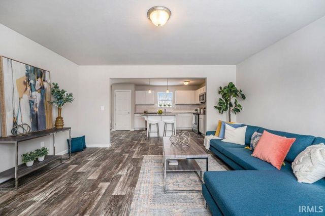 1324 Mackey Drive, South Bend, IN 46614