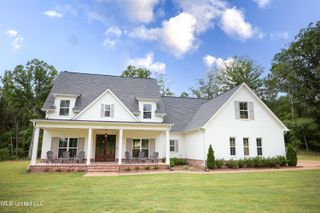 13033 Pebble View Drive, Byhalia, MS 38611