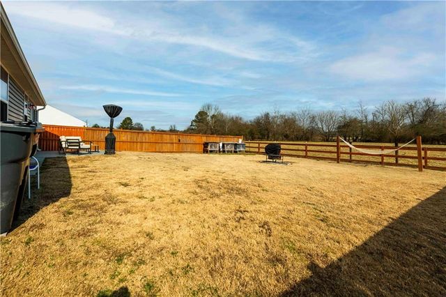 377 Cartecay Drive, Calhoun, GA 30701