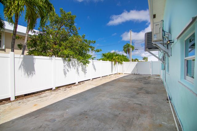 27332 St Martin Lane, Ramrod Key, FL 33042