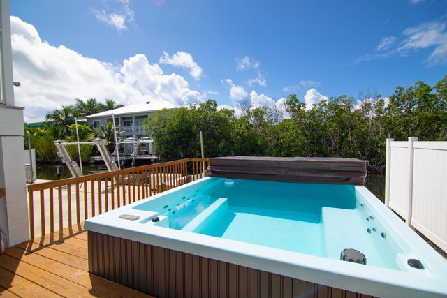 27332 St Martin Lane, Ramrod Key, FL 33042