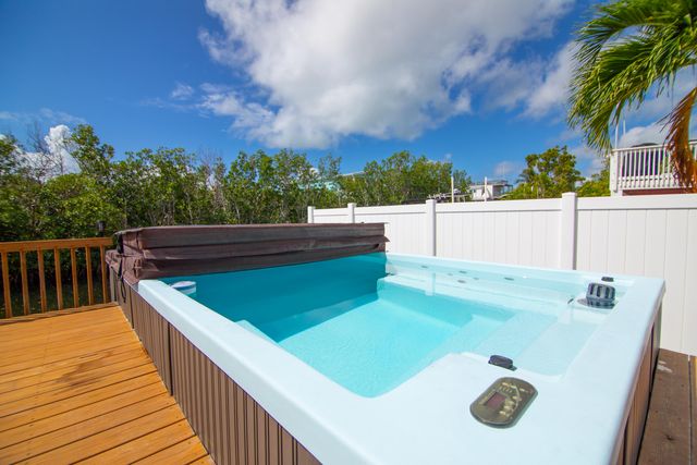 27332 St Martin Lane, Ramrod Key, FL 33042