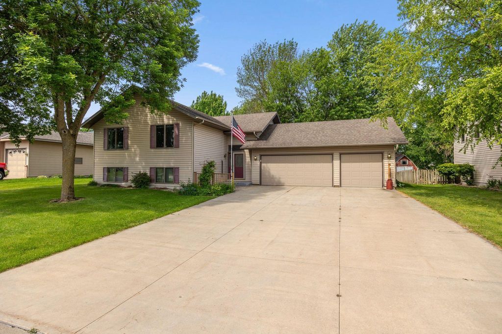 700 W Welco Drive, Montgomery, MN 56069 — photo 2