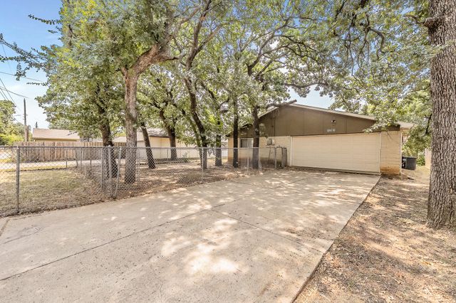 1201 Kingston Drive, Lewisville, TX 75067