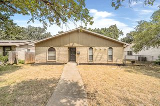 1201 Kingston Drive, Lewisville, TX 75067