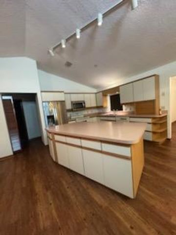 570 LONDONDERRY Circle SE, Palm Bay, FL 32909
