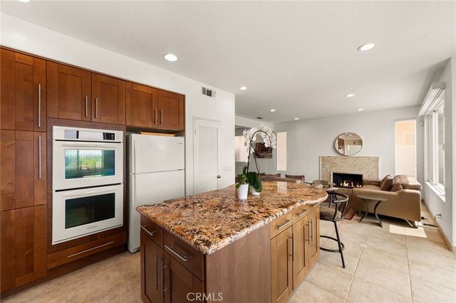 51 La Perla, Lake Forest, CA 92610