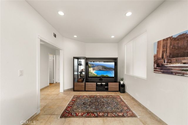 51 La Perla, Lake Forest, CA 92610