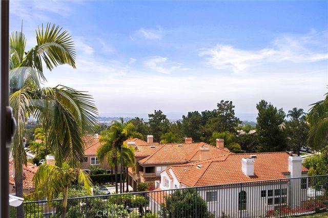 51 La Perla, Lake Forest, CA 92610