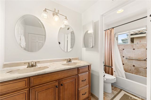 51 La Perla, Lake Forest, CA 92610
