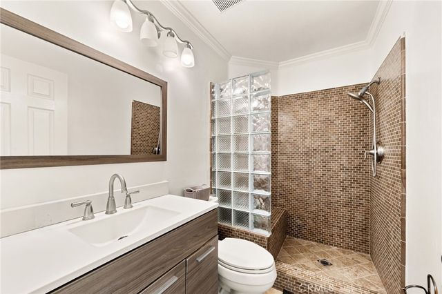 51 La Perla, Lake Forest, CA 92610