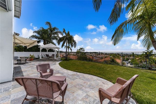 51 La Perla, Lake Forest, CA 92610