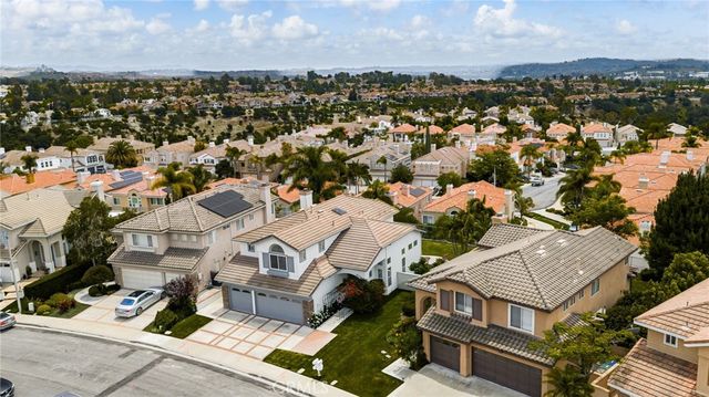51 La Perla, Lake Forest, CA 92610