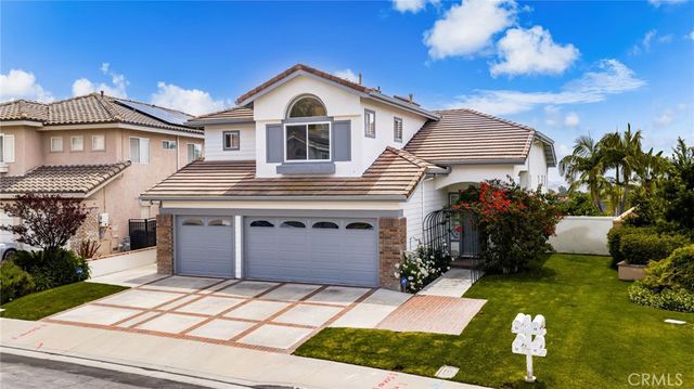 51 La Perla, Lake Forest, CA 92610
