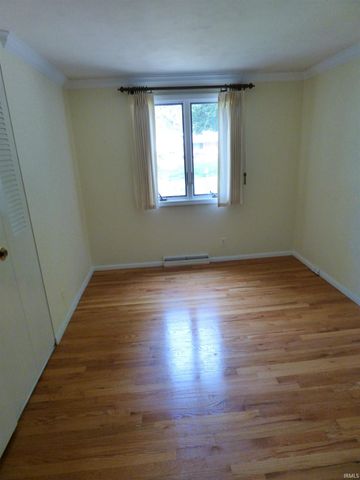 18250 Clairmont Drive, South Bend, IN 46637