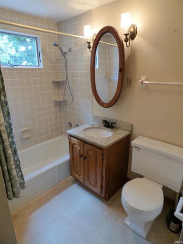 18250 Clairmont Drive, South Bend, IN 46637