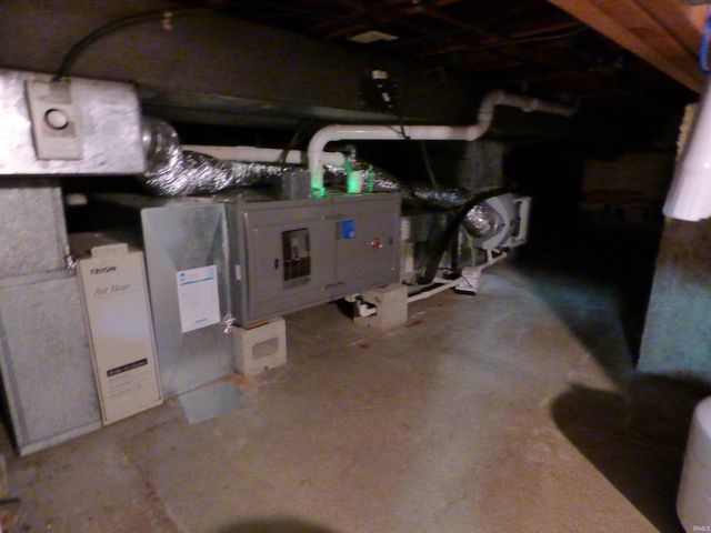 18250 Clairmont Drive, South Bend, IN 46637