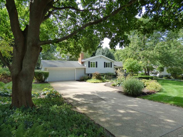 18250 Clairmont Drive, South Bend, IN 46637