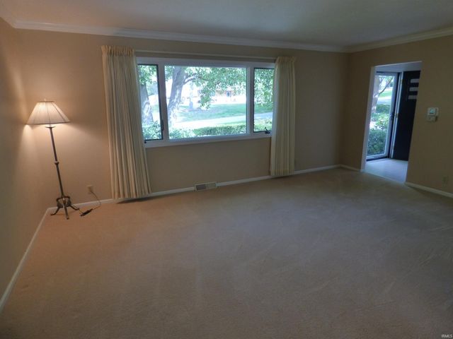 18250 Clairmont Drive, South Bend, IN 46637