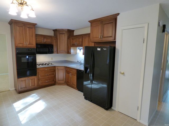 18250 Clairmont Drive, South Bend, IN 46637