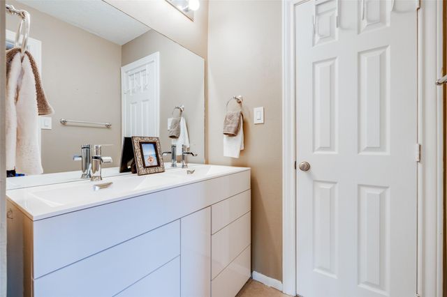 5534 Honor Drive, Houston, TX 77041