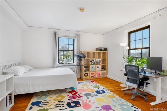 190 Garth Road 3R, Scarsdale, NY 10583