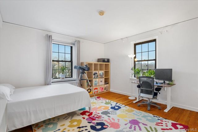 190 Garth Road 3R, Scarsdale, NY 10583