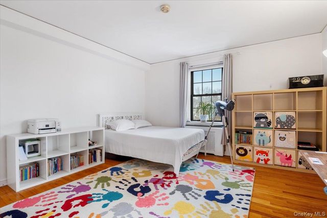 190 Garth Road 3R, Scarsdale, NY 10583