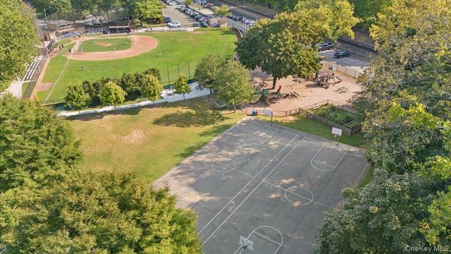 190 Garth Road 3R, Scarsdale, NY 10583