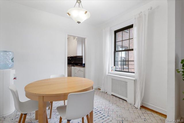 190 Garth Road 3R, Scarsdale, NY 10583