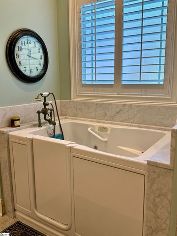 27 Cullen Court, Greer, SC 29650