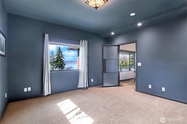 25641 Marine View Drive S, Des Moines, WA 98198