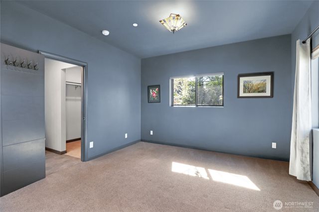 25641 Marine View Drive S, Des Moines, WA 98198