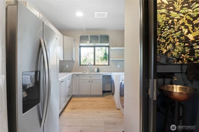 25641 Marine View Drive S, Des Moines, WA 98198