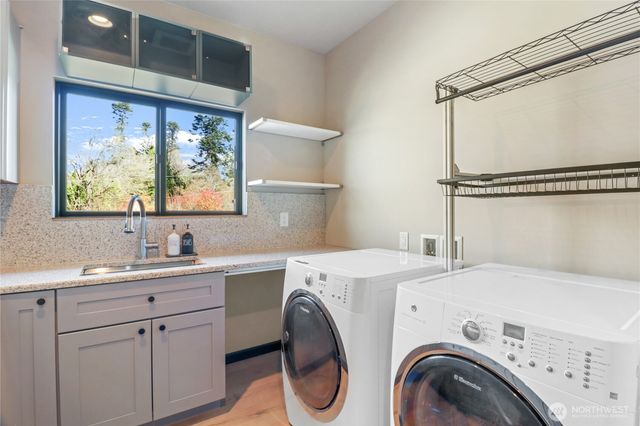 25641 Marine View Drive S, Des Moines, WA 98198