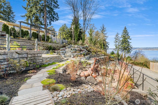 25641 Marine View Drive S, Des Moines, WA 98198